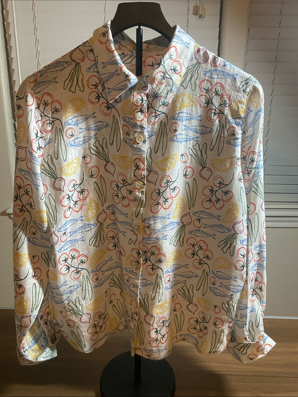 C&C California White Multi-Color Food/Fish Print Button-Down Shirt Size Large